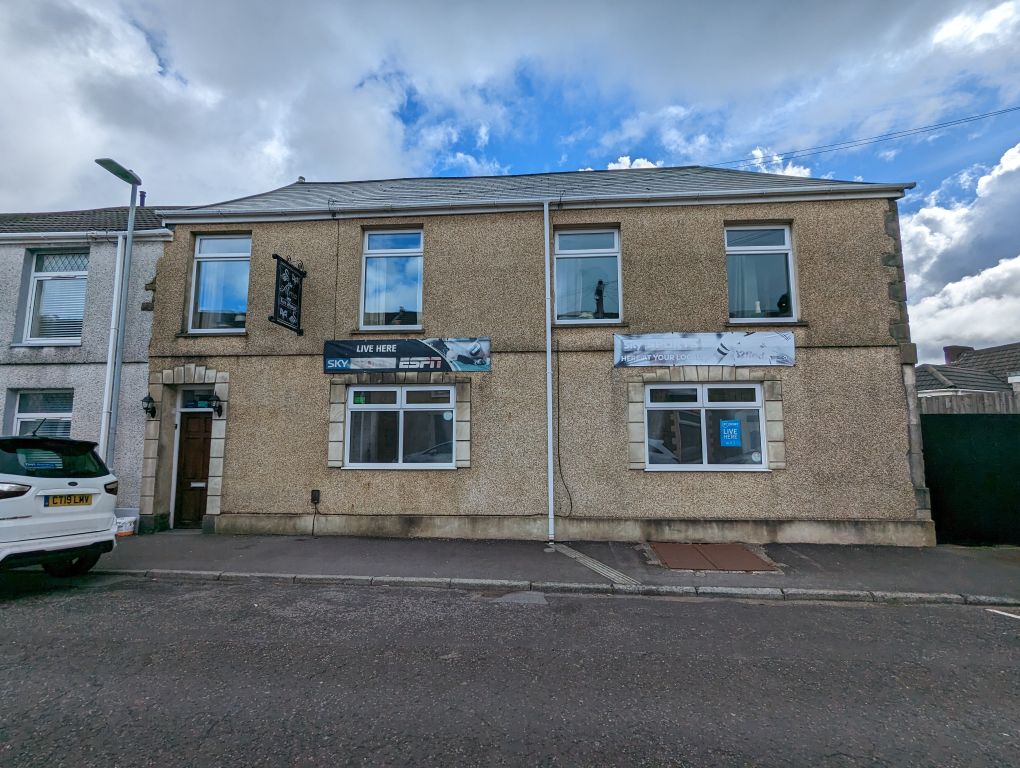 Property photo 1 of 8