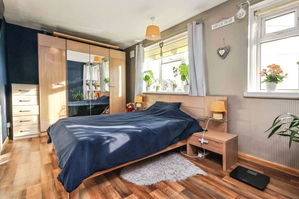 Property photo 3 of 19 Pbox-Img.Jpg