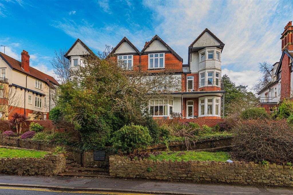 Property photo 1 of 17 11 Glan Y Llyn Apartments-1.Jpg