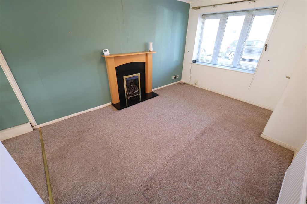 Property photo 2 of 19 Lc Lounge ii.Jpg