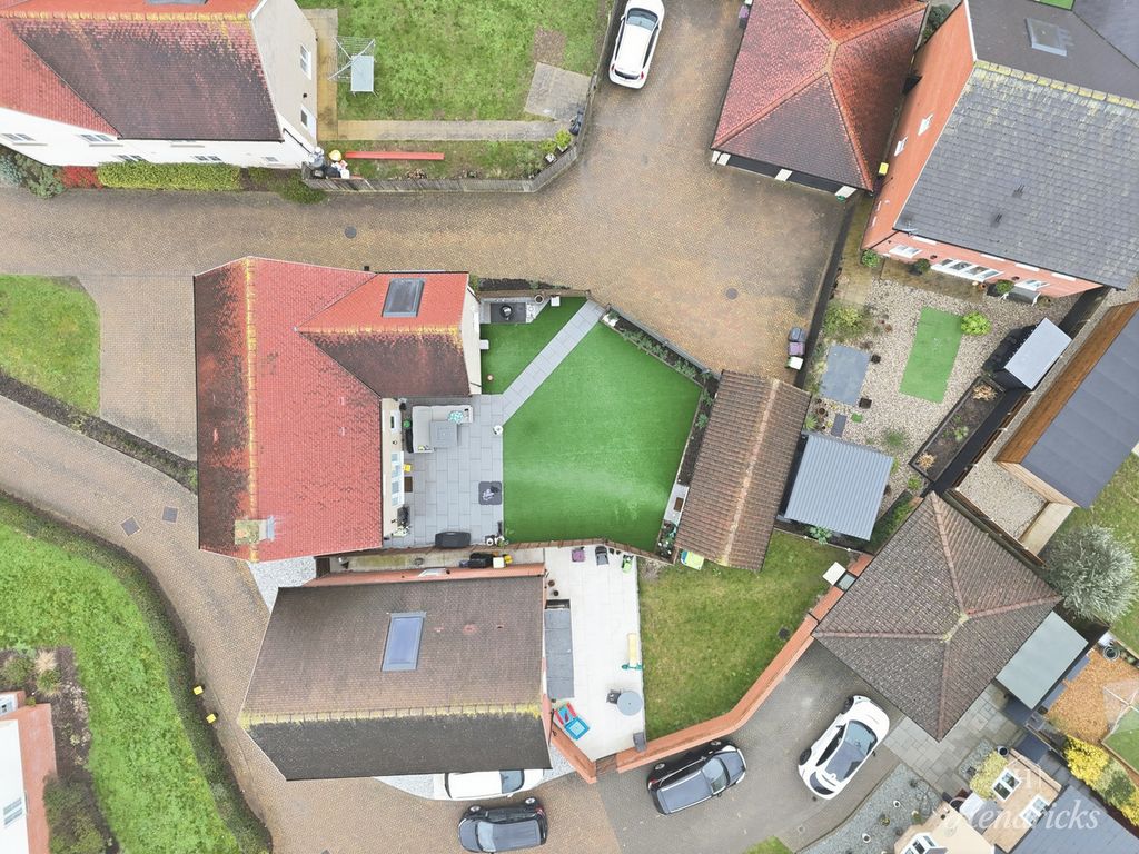 Property photo 2 of 34