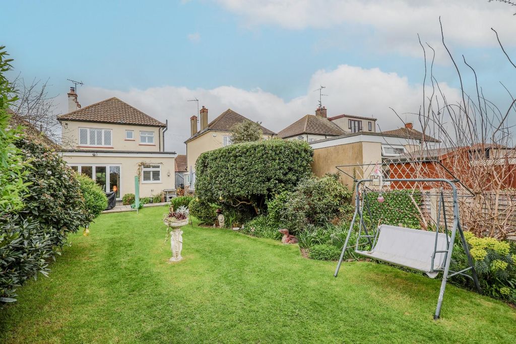 Property photo 3 of 26