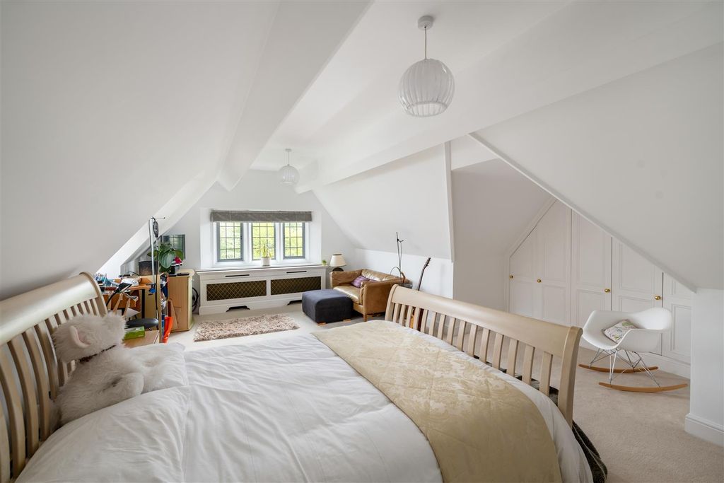 Additional image 25 of 2 bed flat for saleStuart Way, East Grinstead RH19