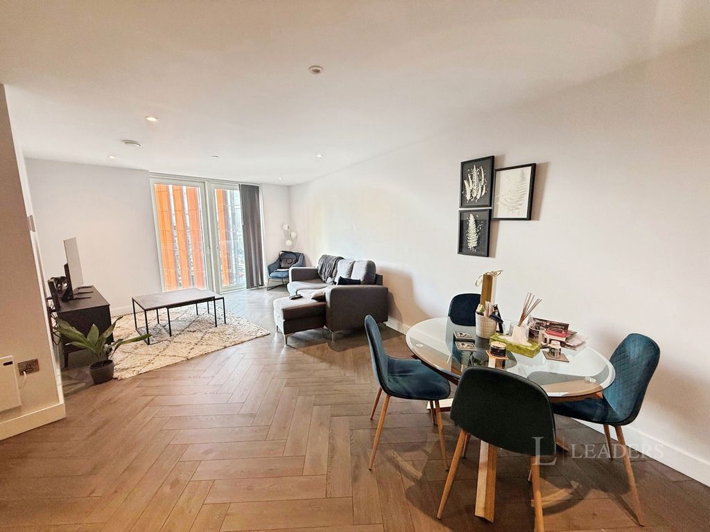 Property photo 3 of 10 Pbox-Img.Jpg