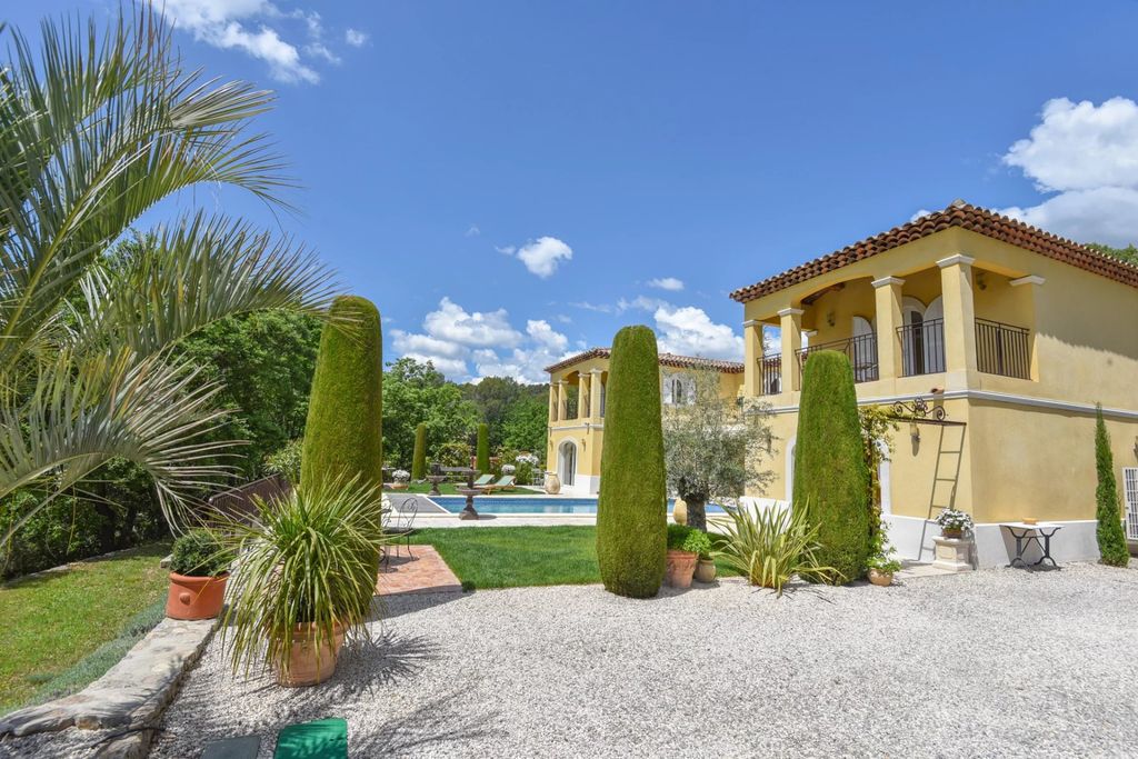 Property photo 2 of 38