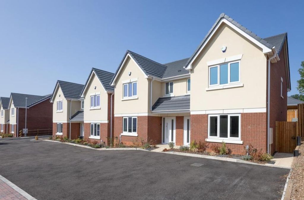 Property photo 3 of 18 Image