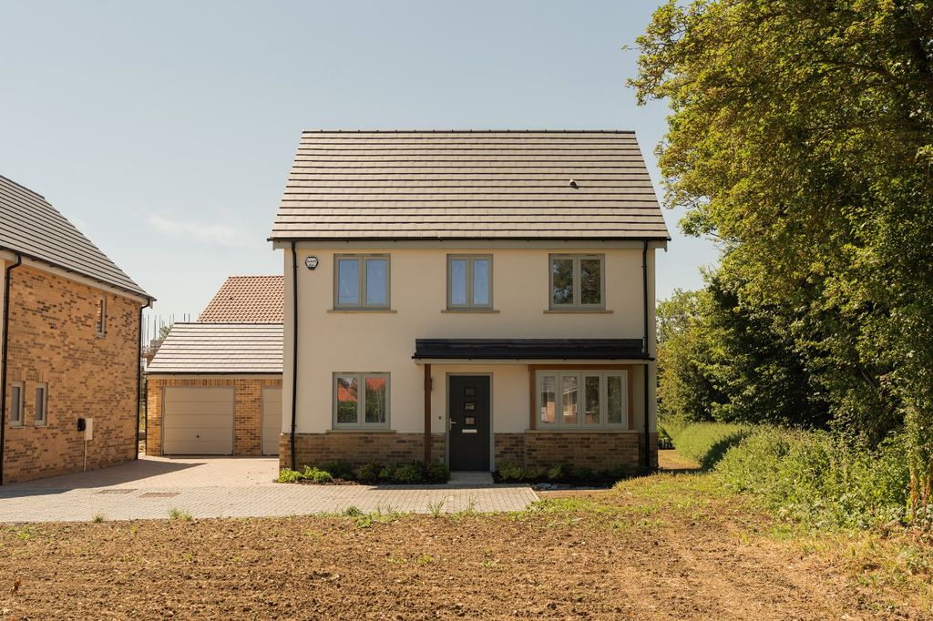 3 bed detached house for saleThe Landings, Harrisons Lane, Halesworth, Suffolk IP19