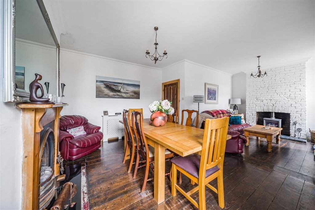 Property photo 3 of 30