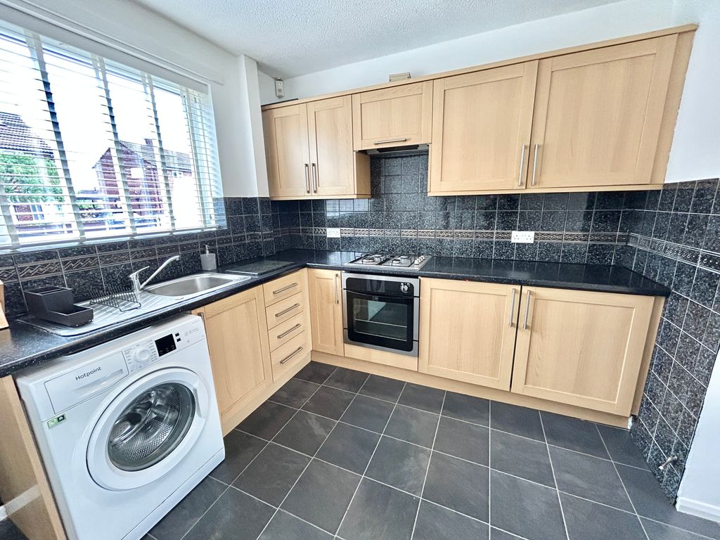 Property photo 3 of 15 Kitchen