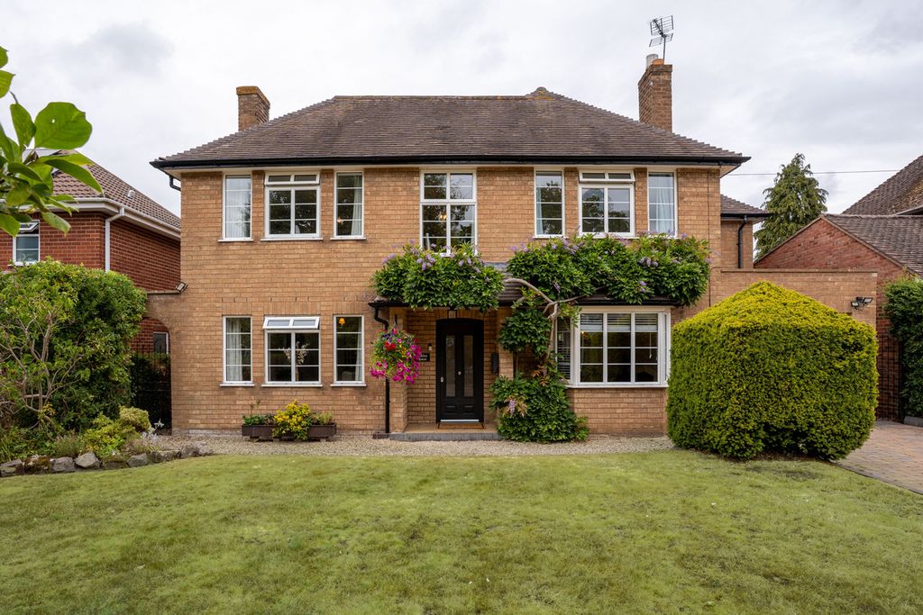 Property photo 1 of 32
