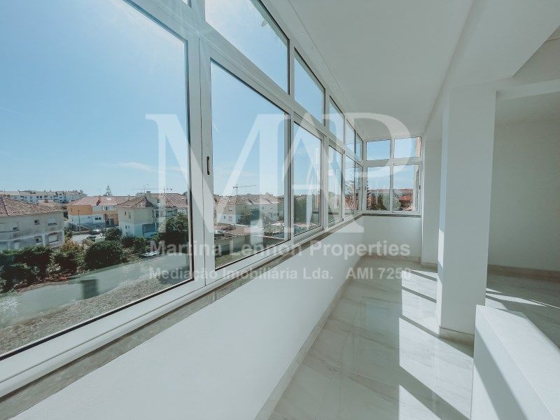 Property photo 1 of 28
