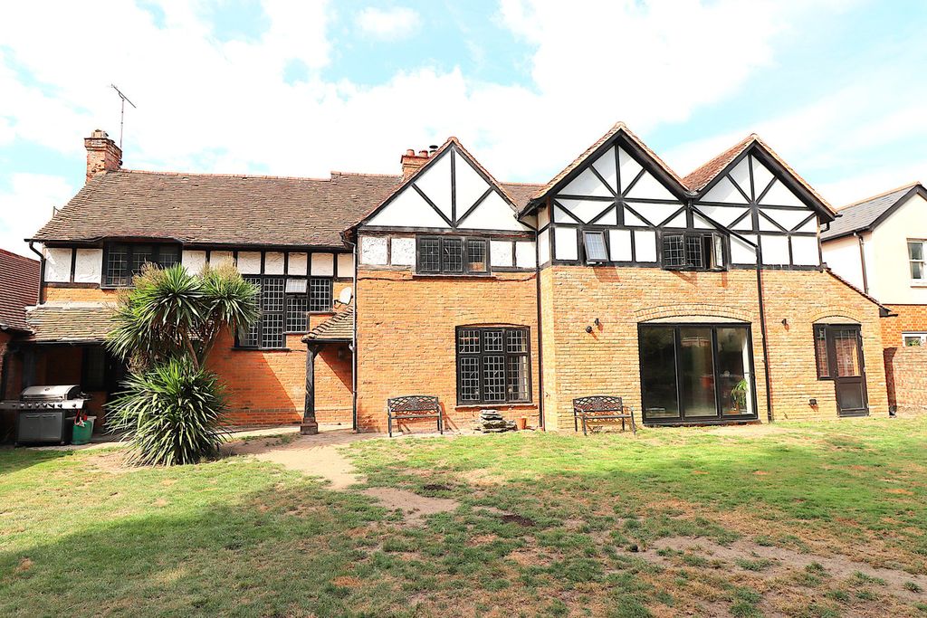 Property photo 2 of 30