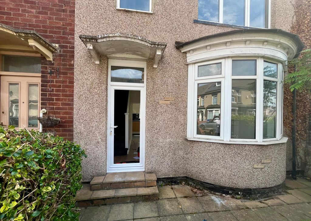 Property photo 1 of 15 12 St. Pauls Road Thornaby, Stockton-On-Tees, Ts17 6Lh