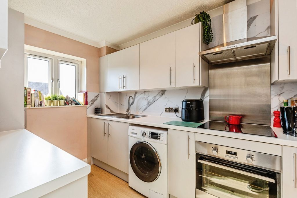 Property photo 3 of 11 Pbox-Img.Jpg