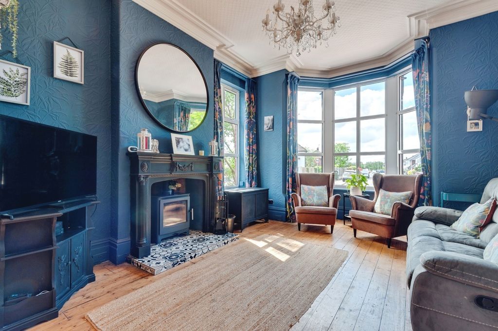 Property photo 3 of 36 Pbox-Img.Jpg