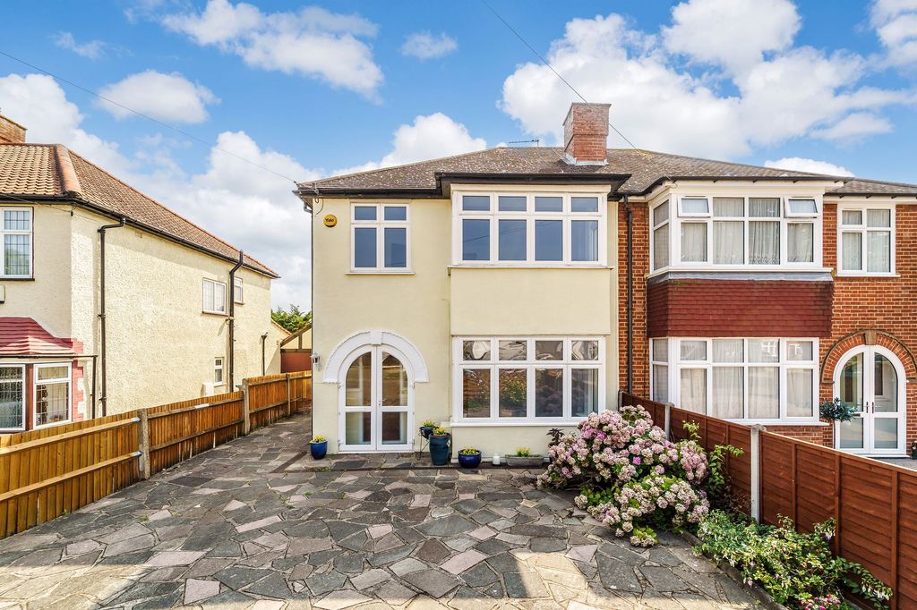 Property photo 1 of 12