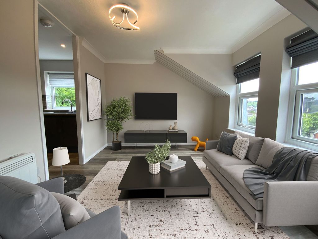Property photo 1 of 8 Living Room