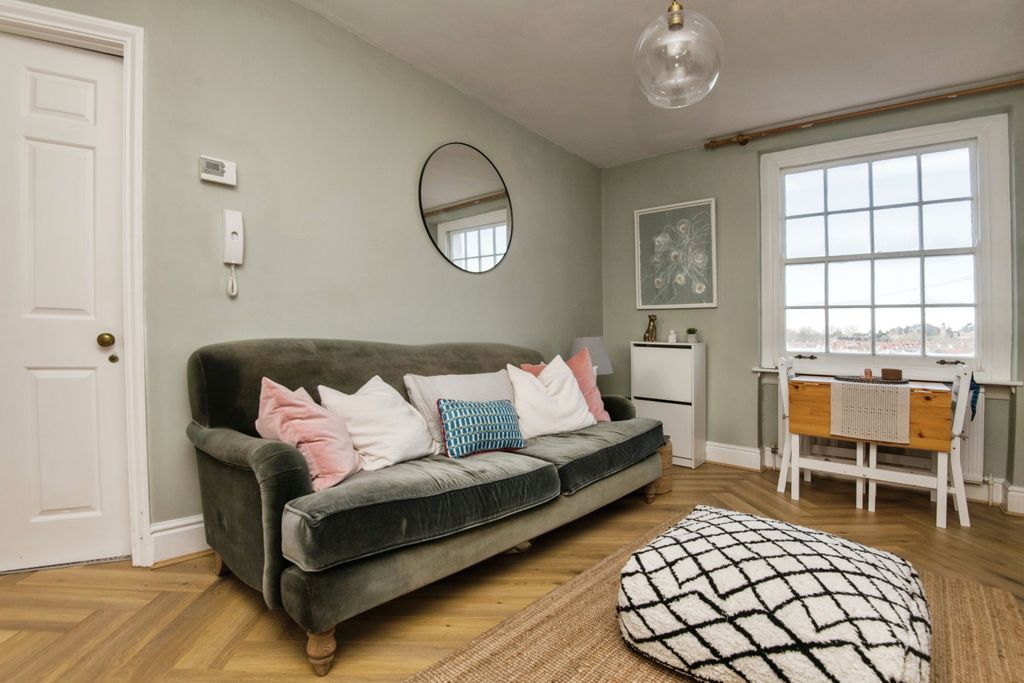 Property photo 3 of 10 Photography