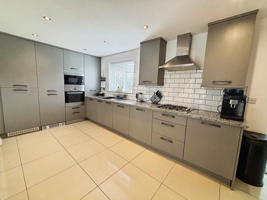 Property photo 3 of 32 Img_0899