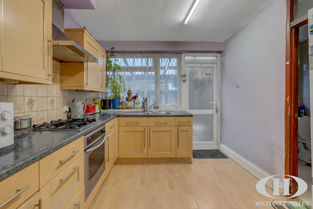 Property photo 3 of 12