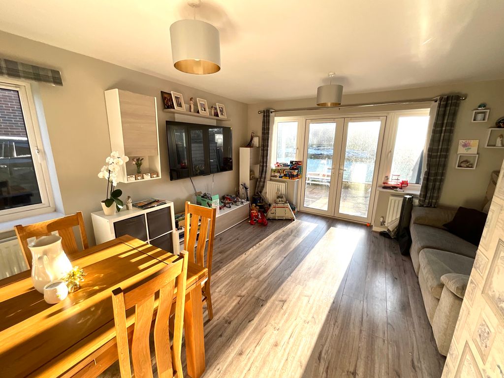 Property photo 2 of 15 Img_5025