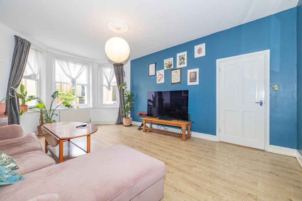 Property photo 2 of 8 Picture 2