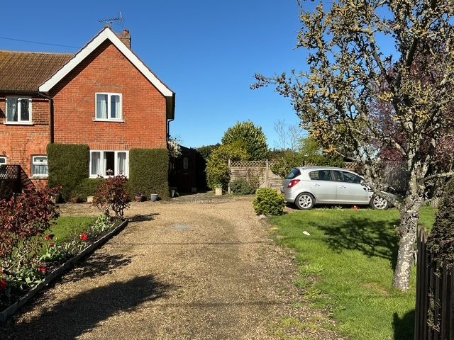 Property photo 3 of 27