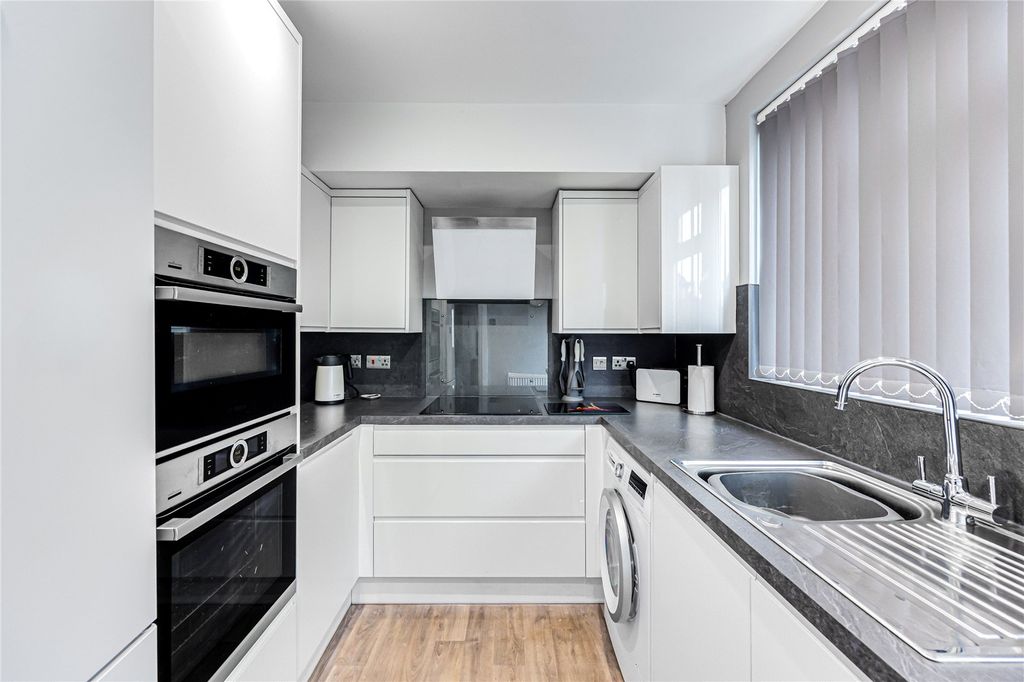 Property photo 3 of 19 Picture No. 24