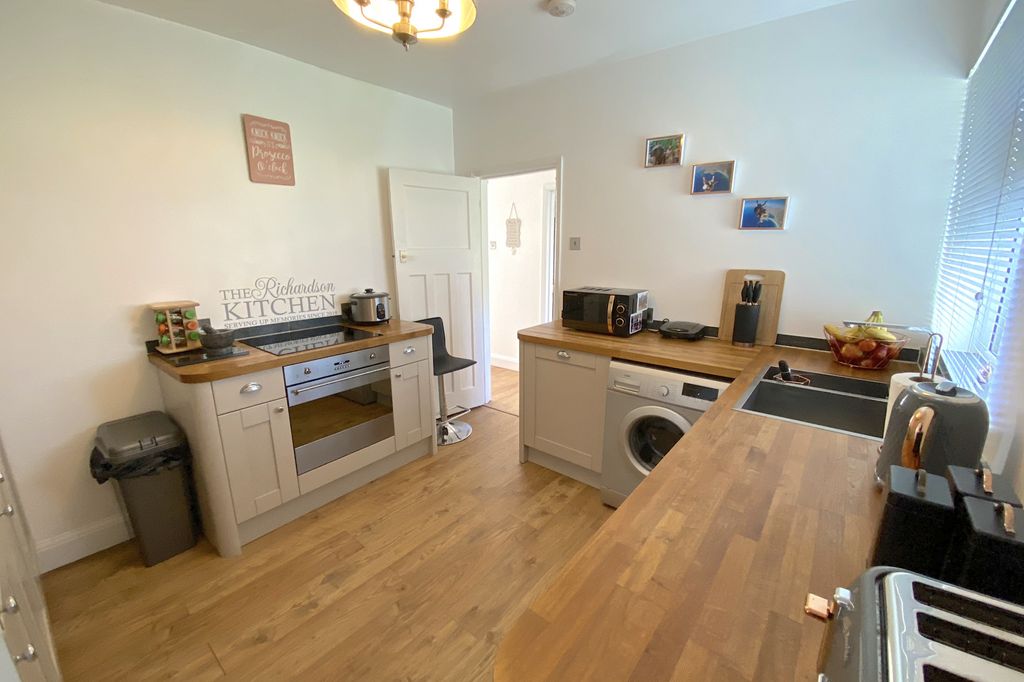 Property photo 3 of 13