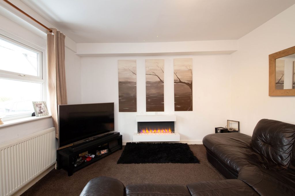 Property photo 3 of 14 Image 2