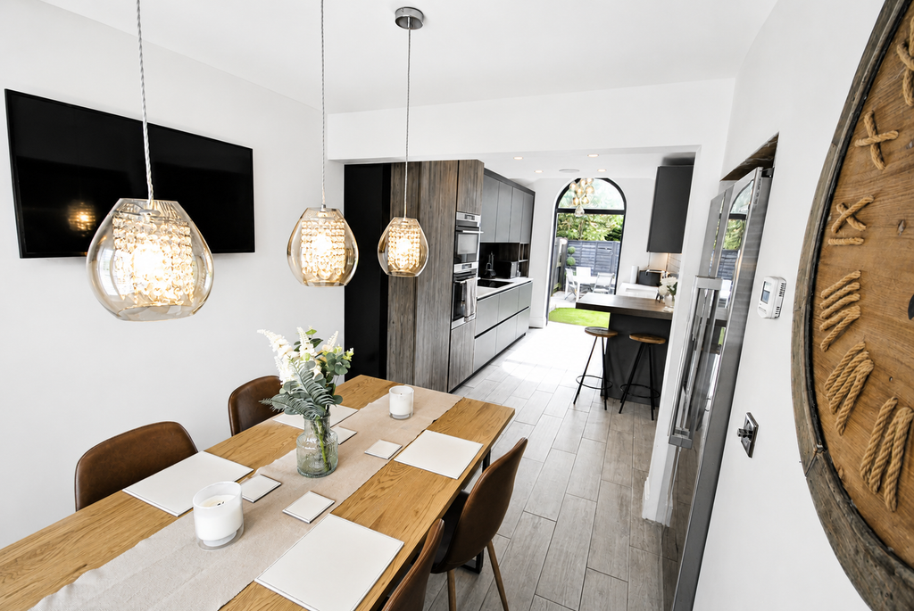 Property photo 2 of 40 9