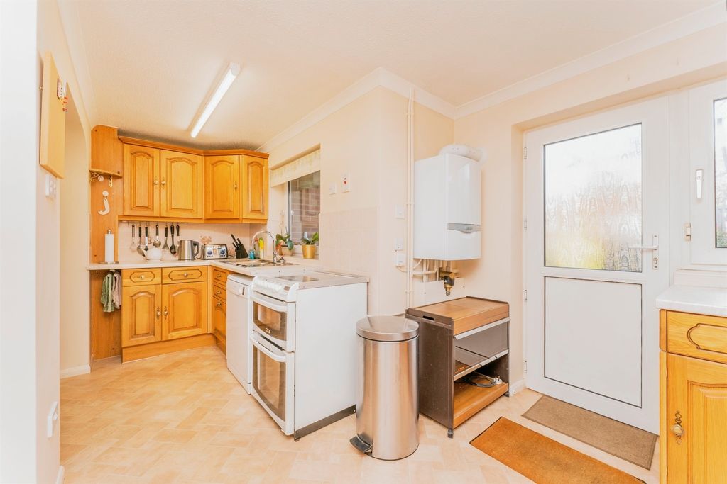 Property photo 3 of 17