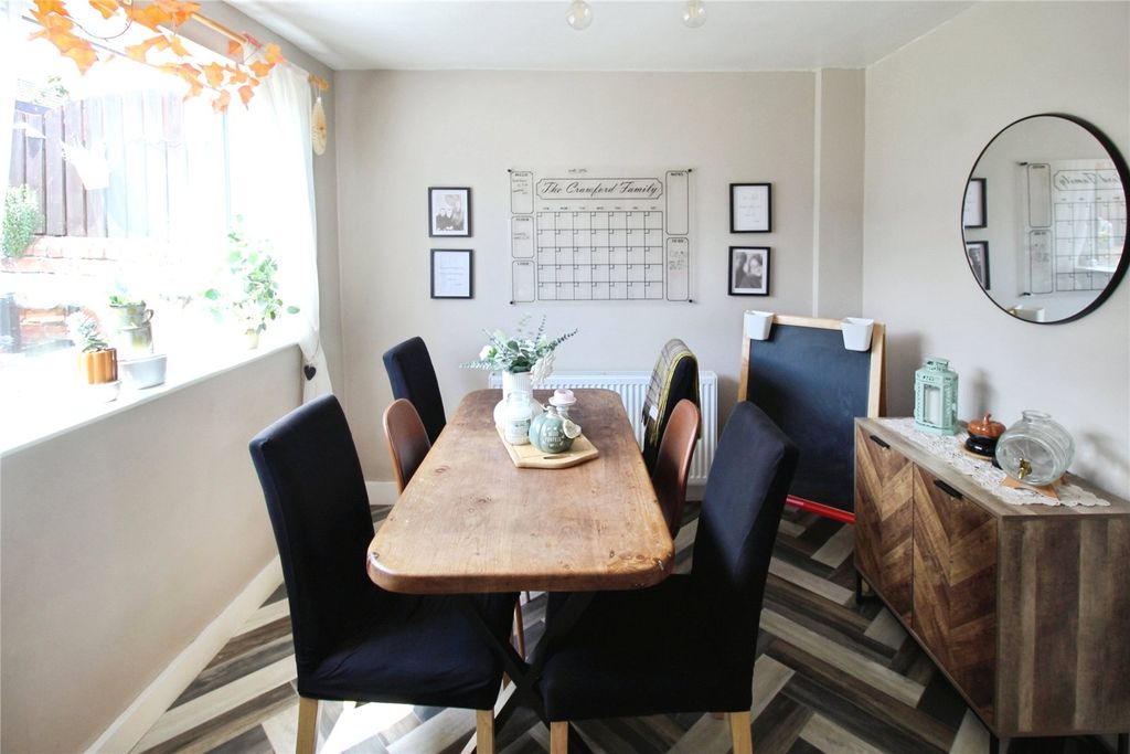 Property photo 3 of 17 Dining Room
