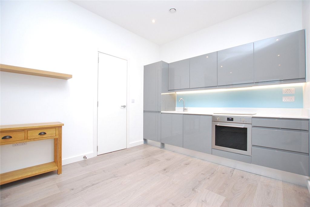 Property photo 3 of 6 Picture No. 02