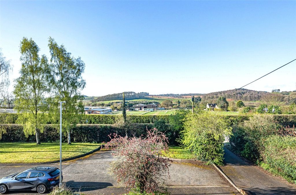 Property photo 3 of 11 Picture 3