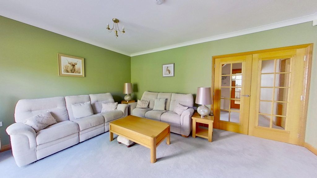 Property photo 2 of 28