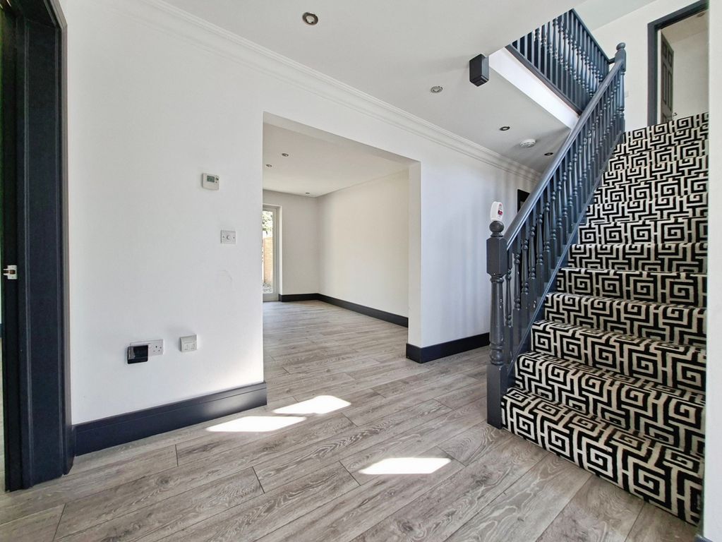 Property photo 2 of 29 Pbox-Img.Jpg