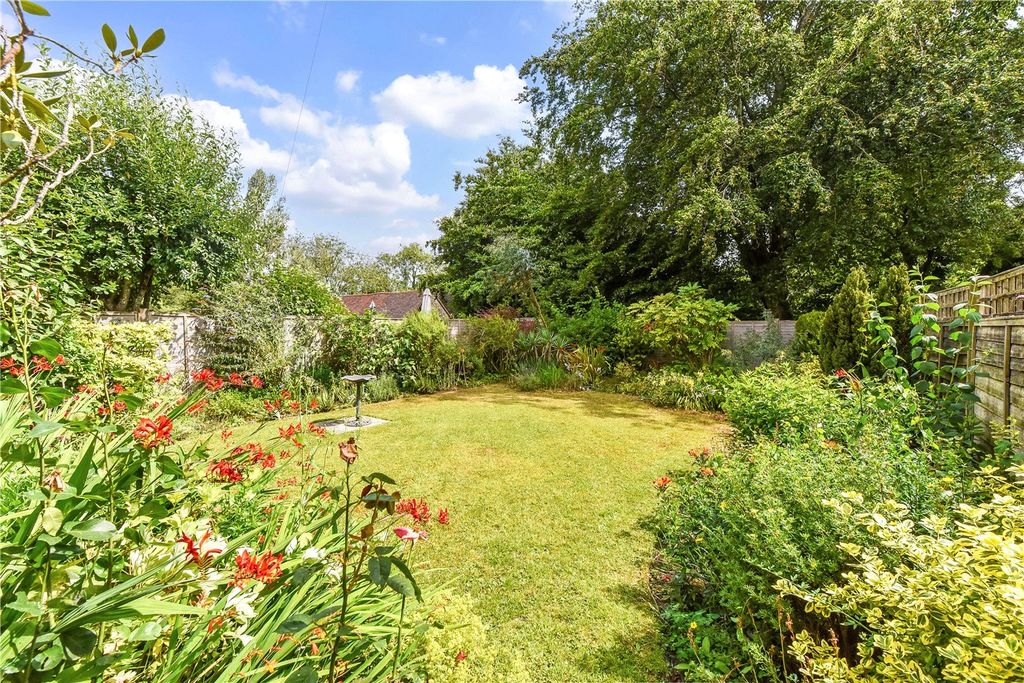 Property photo 3 of 14 Garden