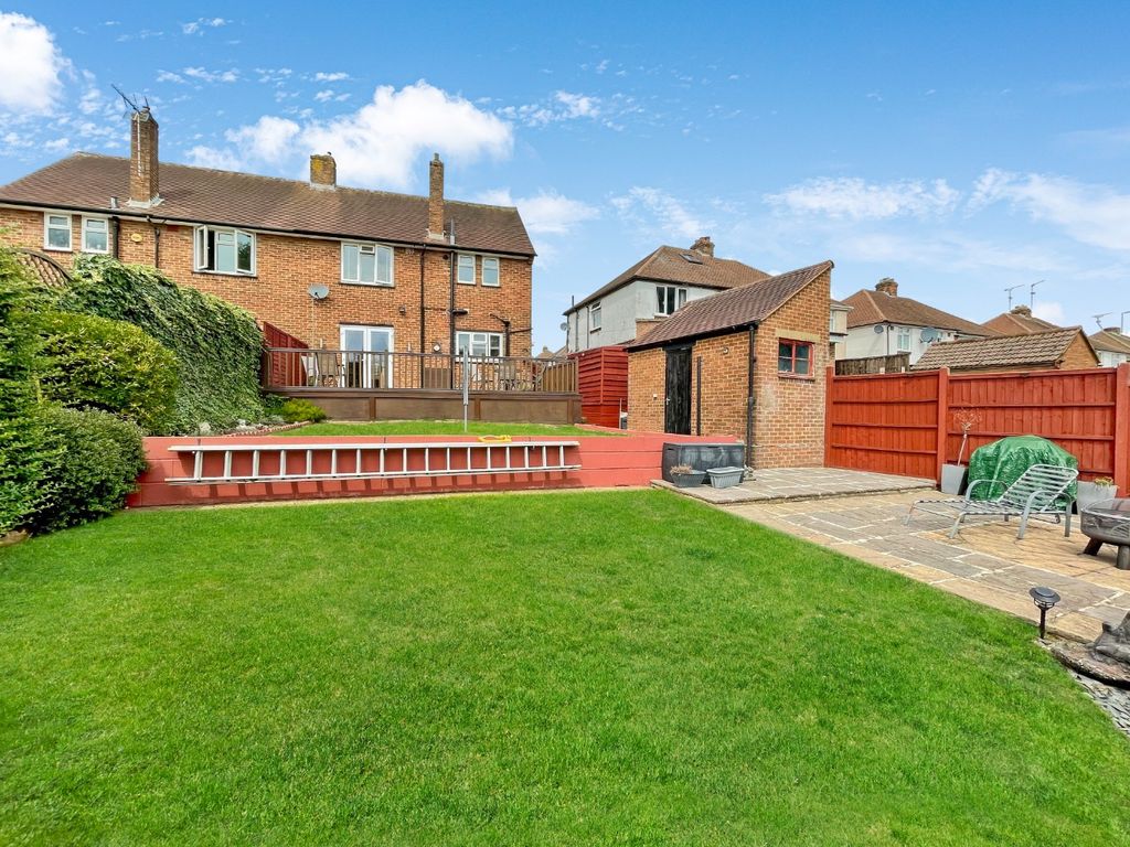 Property photo 2 of 15 4172061