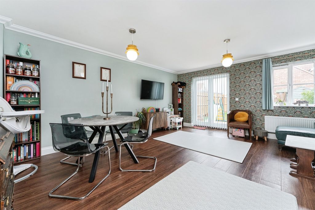 Property photo 3 of 19