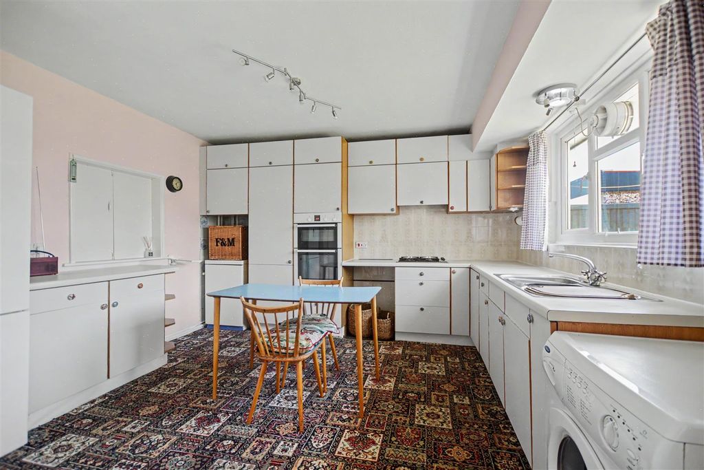 Property photo 3 of 21 Kitchen Diner