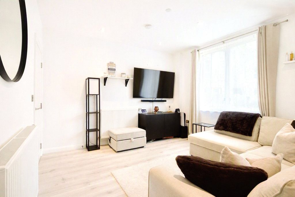 Property photo 3 of 12 Picture No. 04