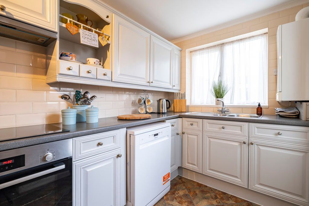 Property photo 2 of 21 Kitchen/Diner