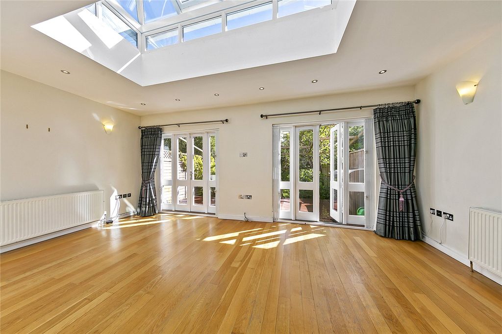 Property photo 2 of 11 Picture No. 38