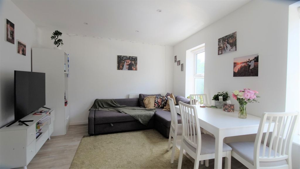 Property photo 2 of 9 Dscf7718.Jpg