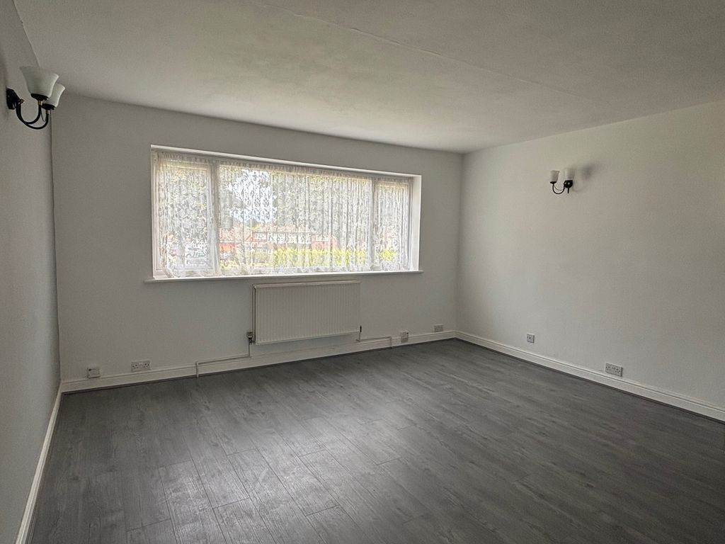 Property photo 2 of 15 Image