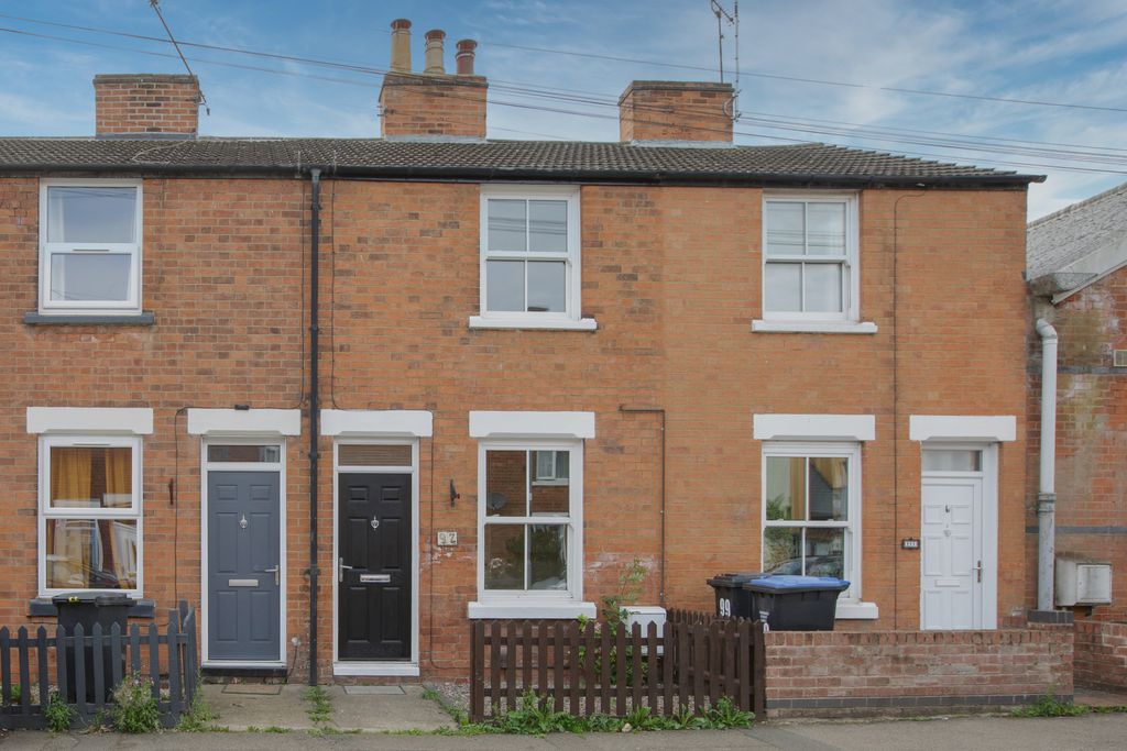 Property photo 1 of 17