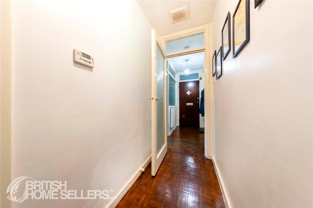 Property photo 2 of 14 Picture No. 13