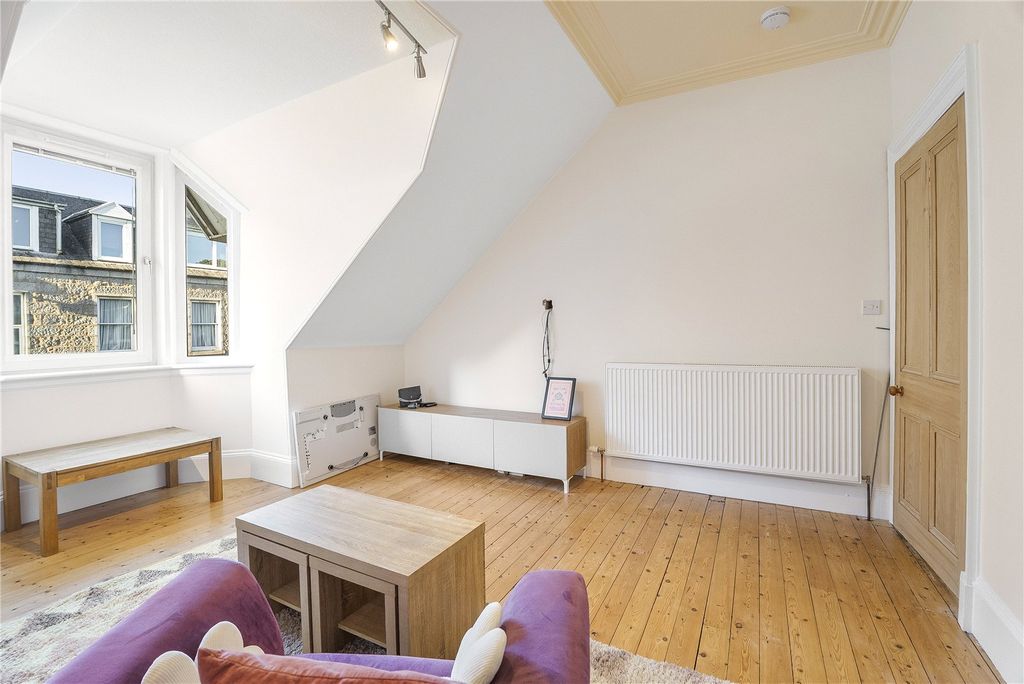 Property photo 3 of 16 Chestnut Row