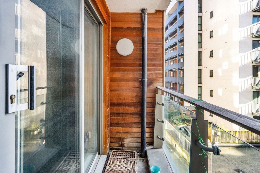 Property photo 2 of 14 Balcony